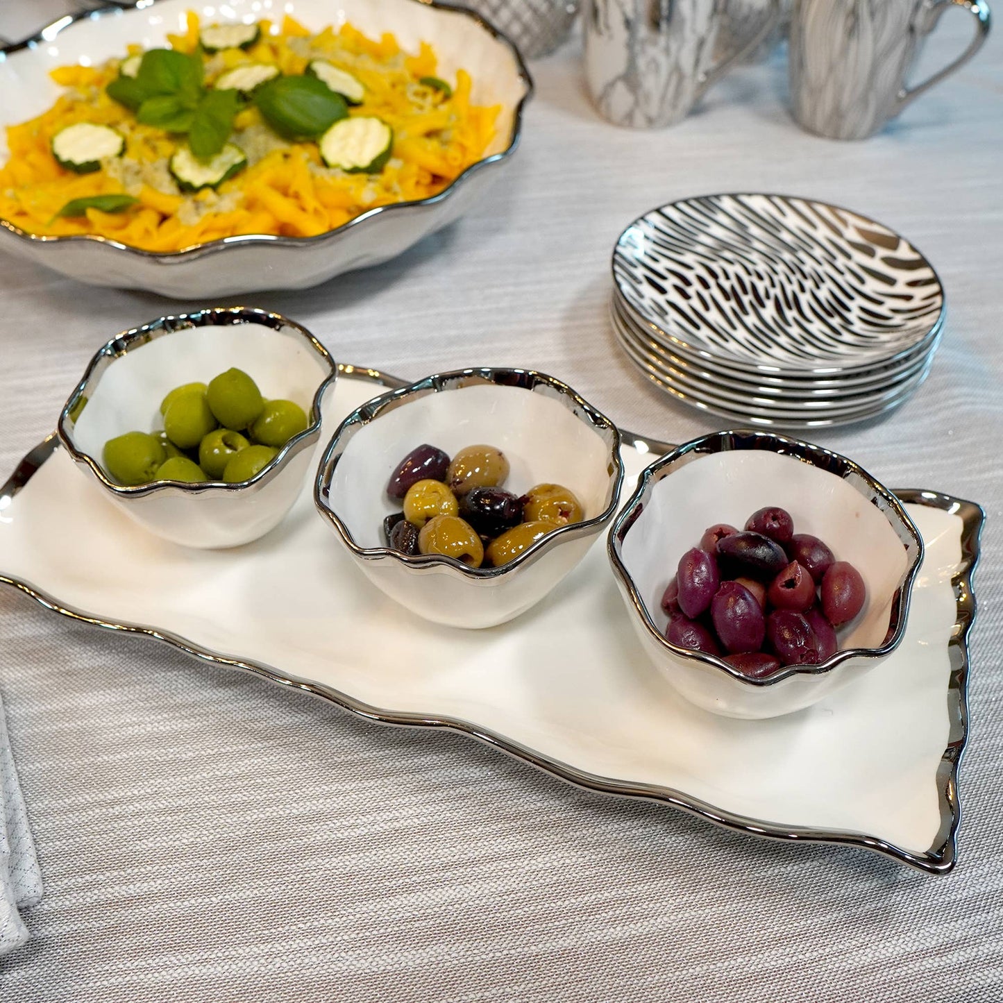 Regency Silver  4 pc. Tray w/Bowls 14in x 6.25in x 1.5in