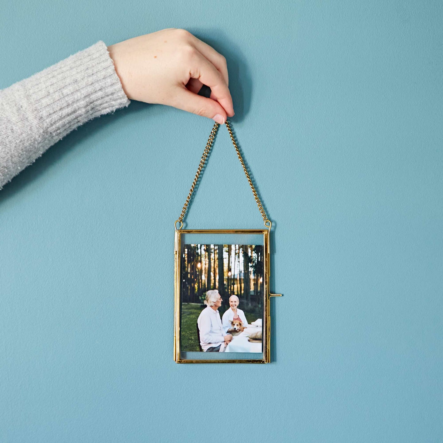 Dia Gold Antique Brass Glass Hanging Photo Frame