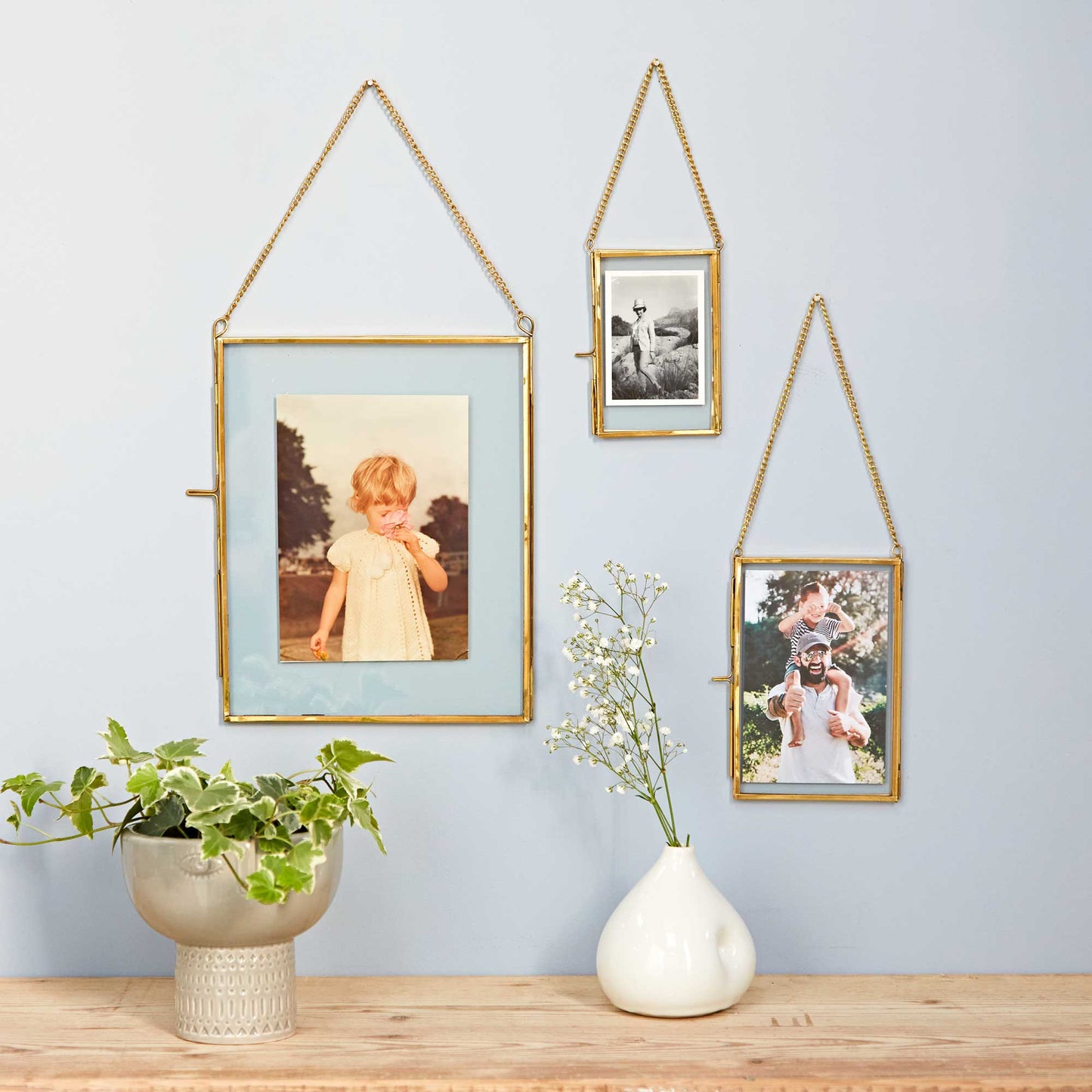 Dia Gold Antique Brass Glass Hanging Photo Frame