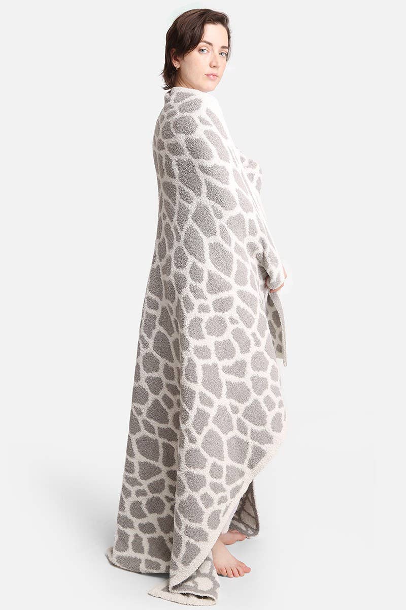 Giraffe Print Luxury Soft Throw Blanket
