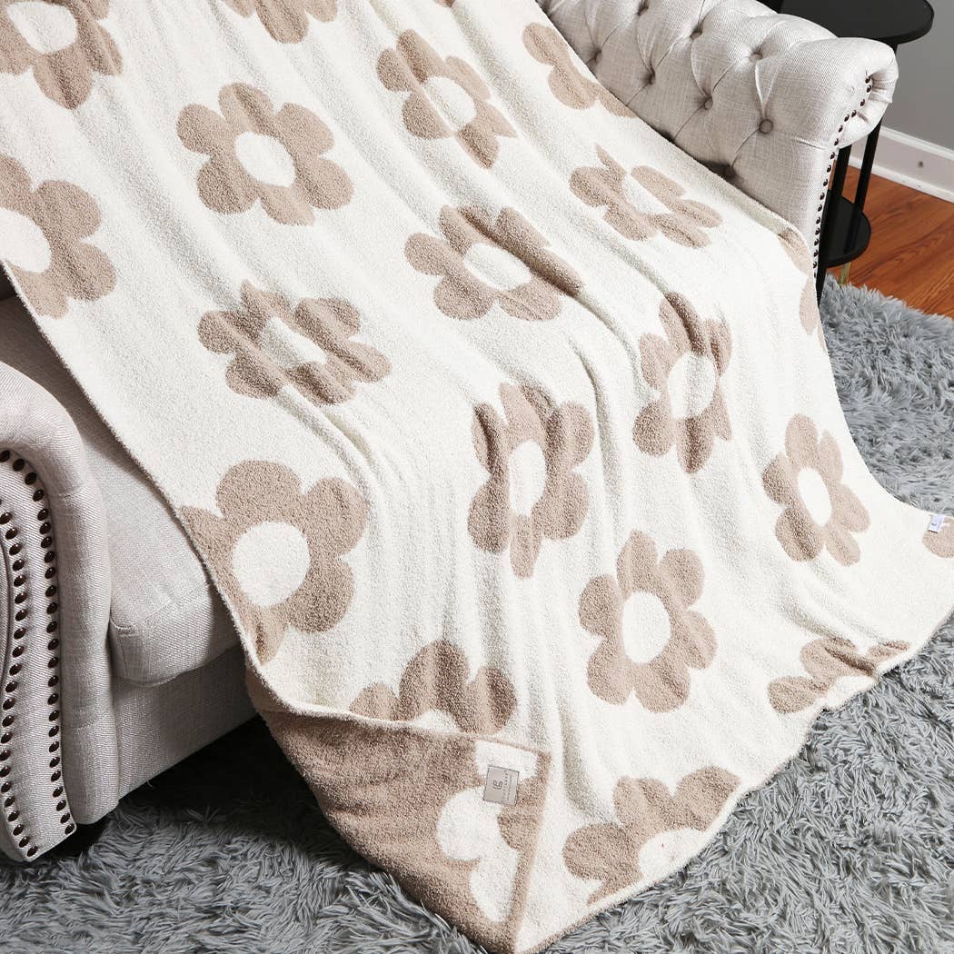 Daisy Pattern Print Cozy Soft Throw Blanket